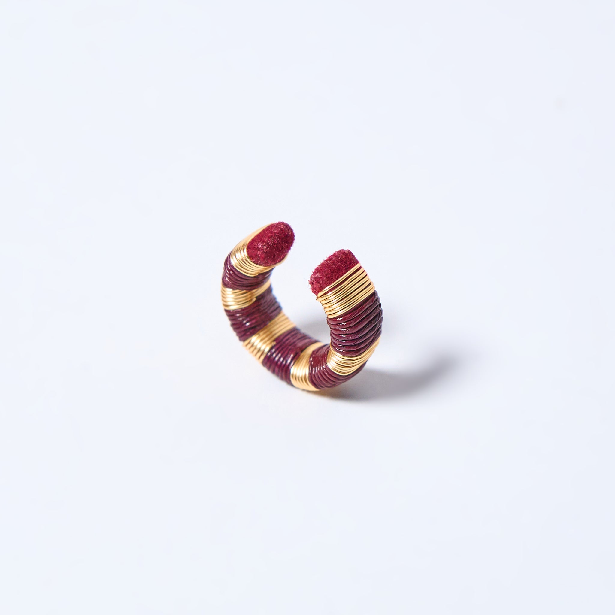 ミュージシャン NOsWEA sankaku_ear cuff sankaku_ear cuff – NOsWEA